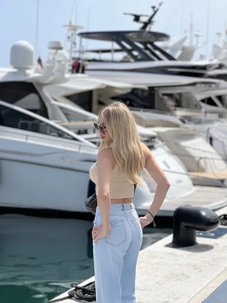 Live sex webcam photo for KylieVone #7136057