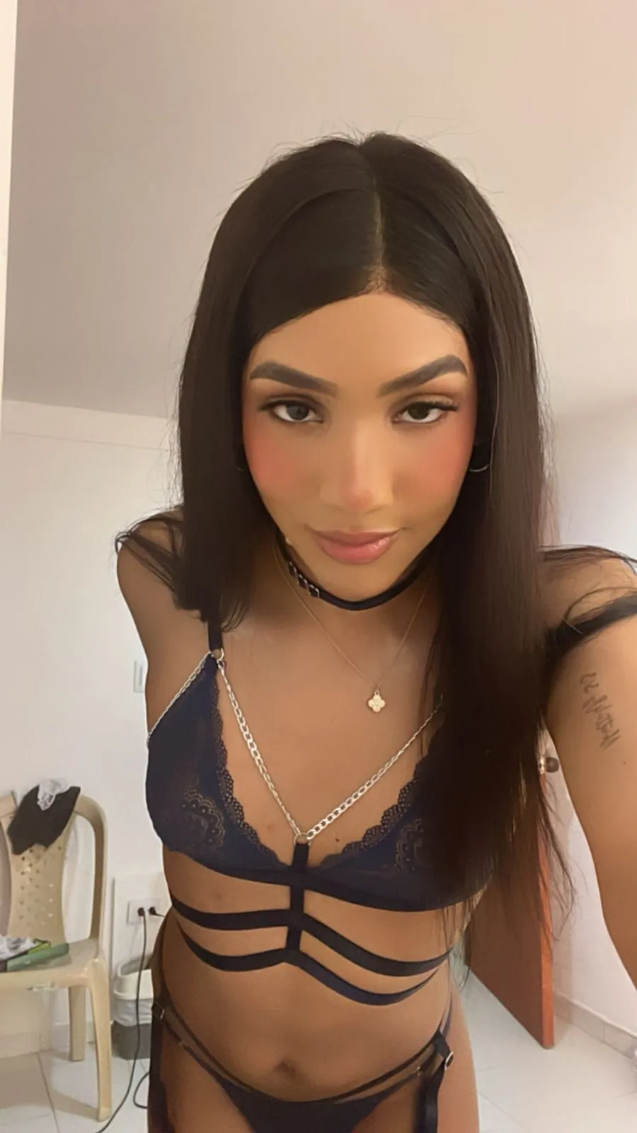 Live sex webcam photo for KarolineMarin #7371473