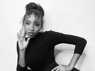 Live sex webcam photo for Paolaxpassion19 #8109317