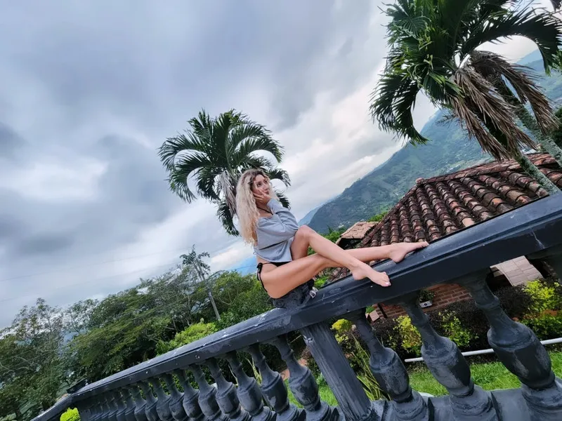 Live sex webcam photo for LuneNoir #6558298