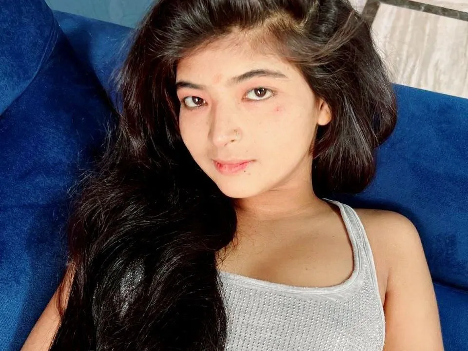 Live sex webcam photo for KiaraMiaaa #5305149