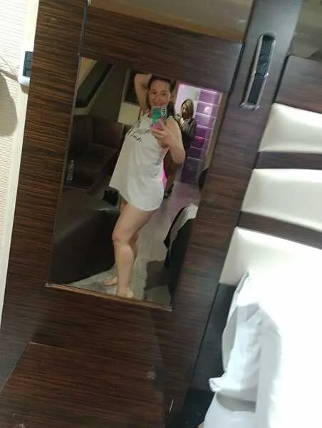 Live sex webcam photo for Emmiilyhills #5290076