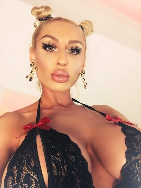 Live sex webcam photo for SEXYVENERAx #7485023