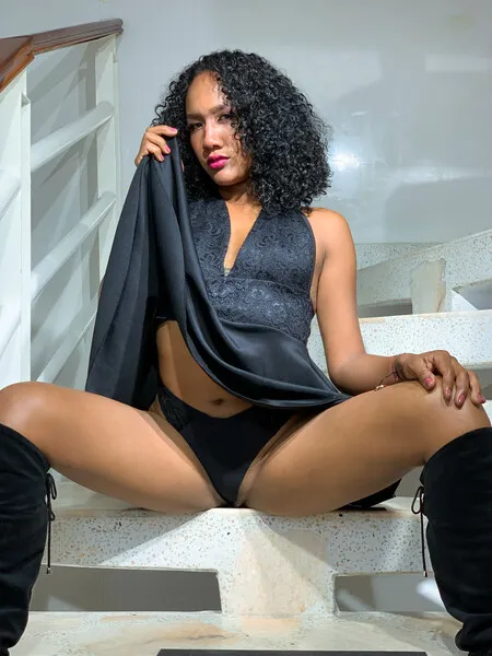 Live sex webcam photo for LeahMikaelson #5458387