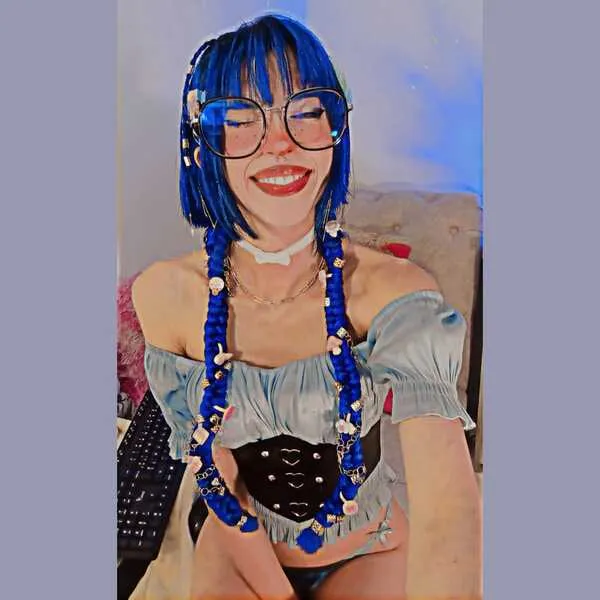 Live sex webcam photo for TinaRoberts19 #7457740