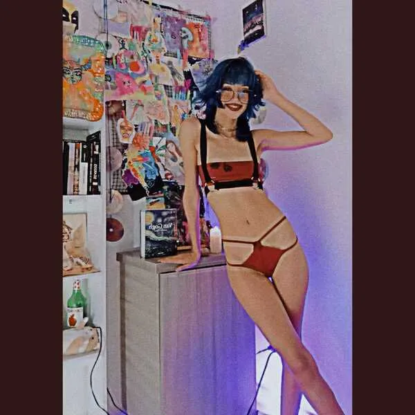 Live sex webcam photo for TinaRoberts19 #7457761