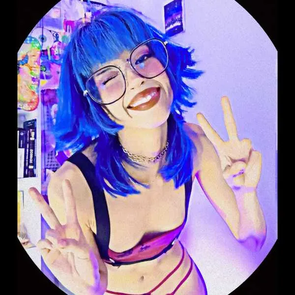 Live sex webcam photo for TinaRoberts19 #7457764