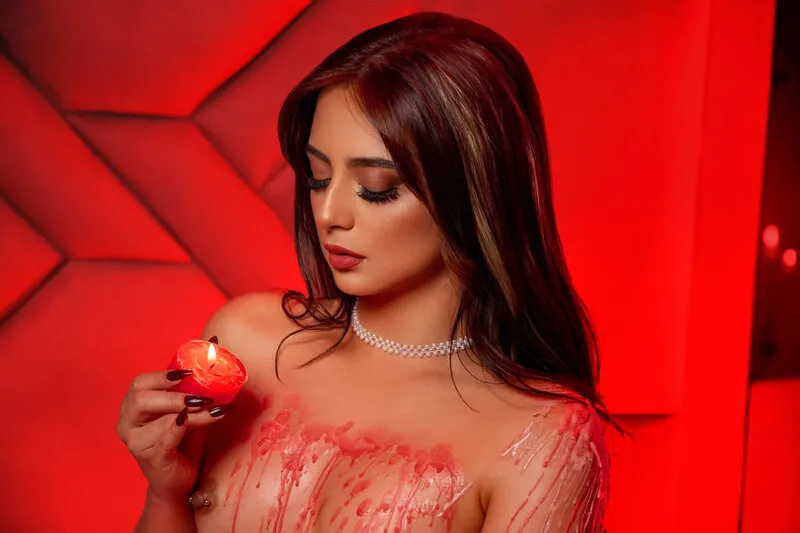 Live sex webcam photo for EmelyeBorge #6125610