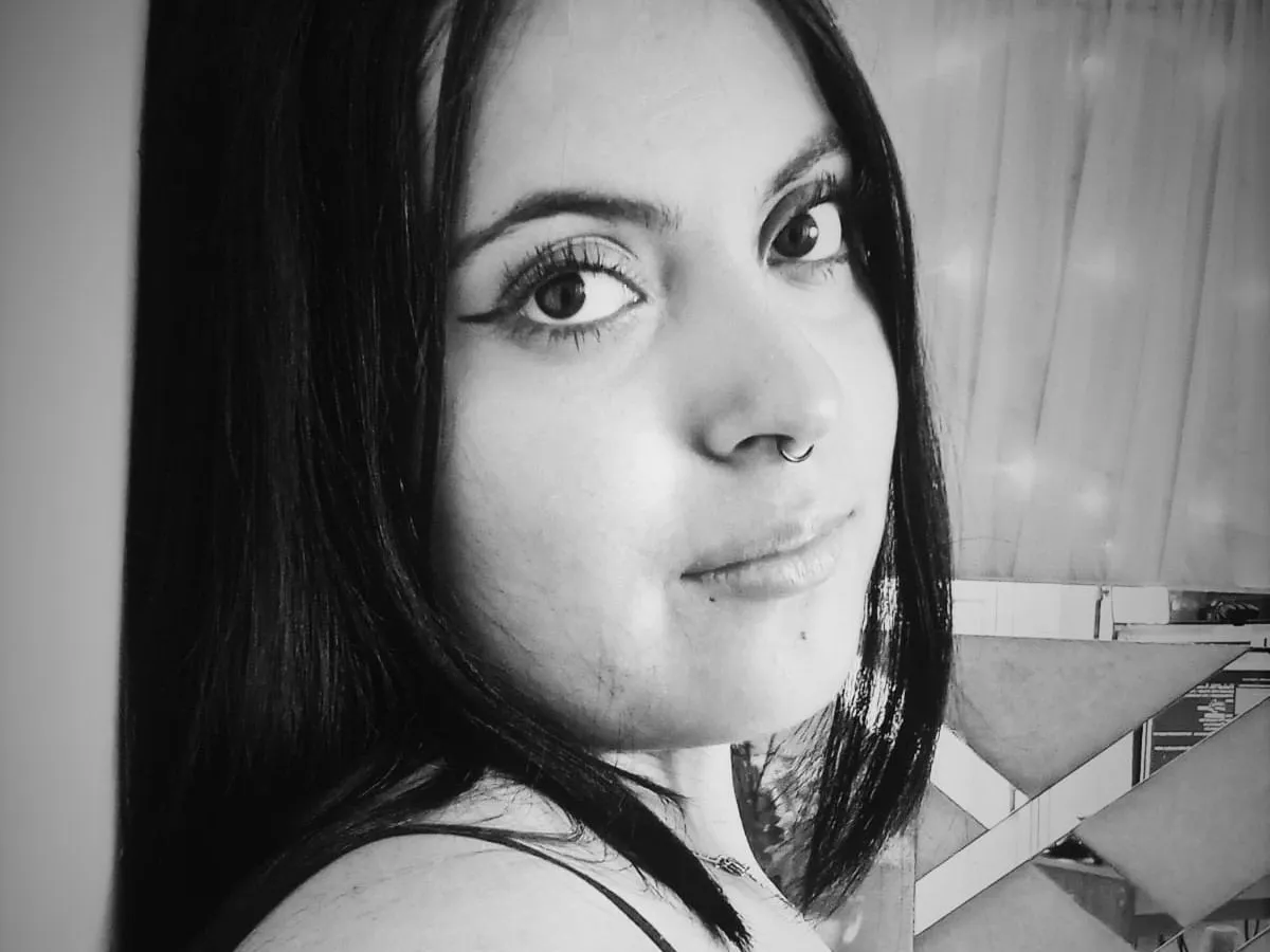 Live sex webcam photo for Liiakiimm #5476354