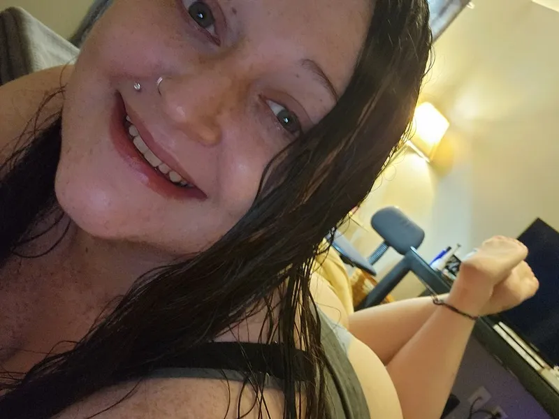 Live sex webcam photo for SippyShots #5709254