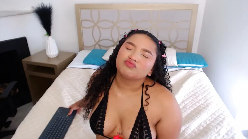 Live sex webcam photo for TessBeaker #5339901