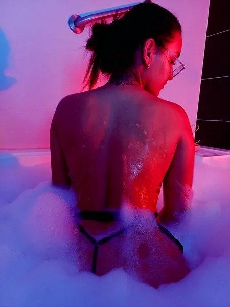 Live sex webcam photo for NicoleCrruz #5489898