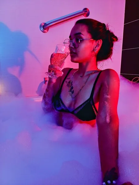 Live sex webcam photo for NicoleCrruz #5489901