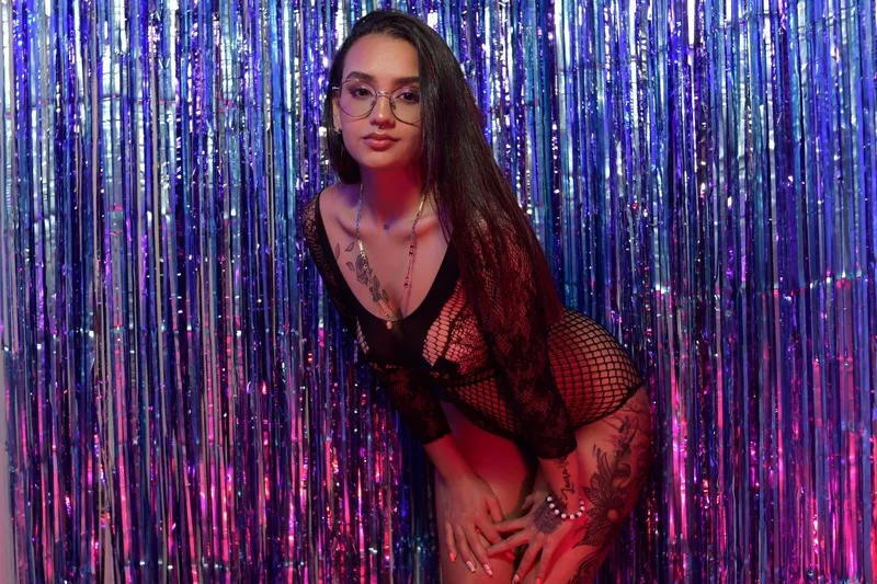 Live sex webcam photo for NicoleCrruz #5549447