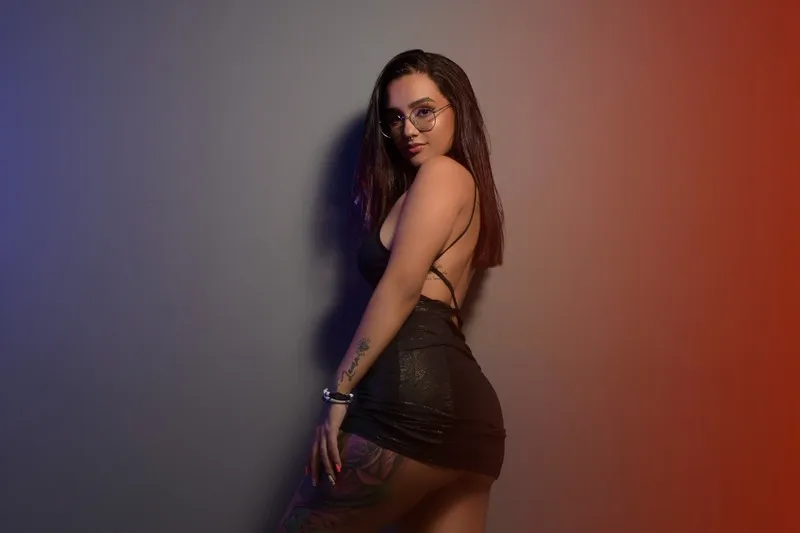 Live sex webcam photo for NicoleCrruz #5549435