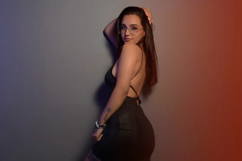 Live sex webcam photo for NicoleCrruz #5549437