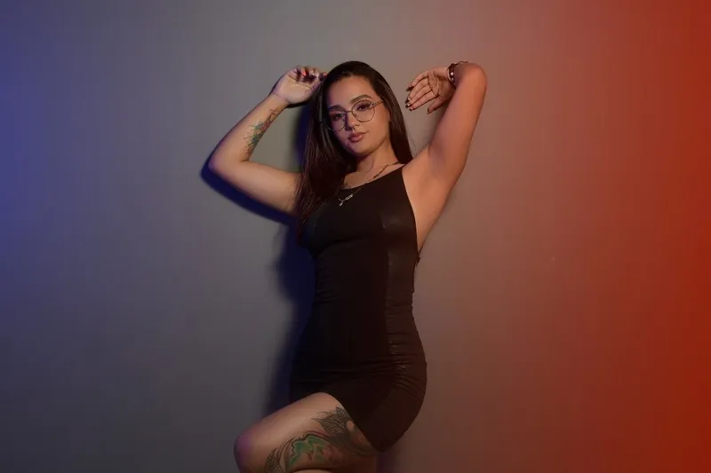 Live sex webcam photo for NicoleCrruz #5549436