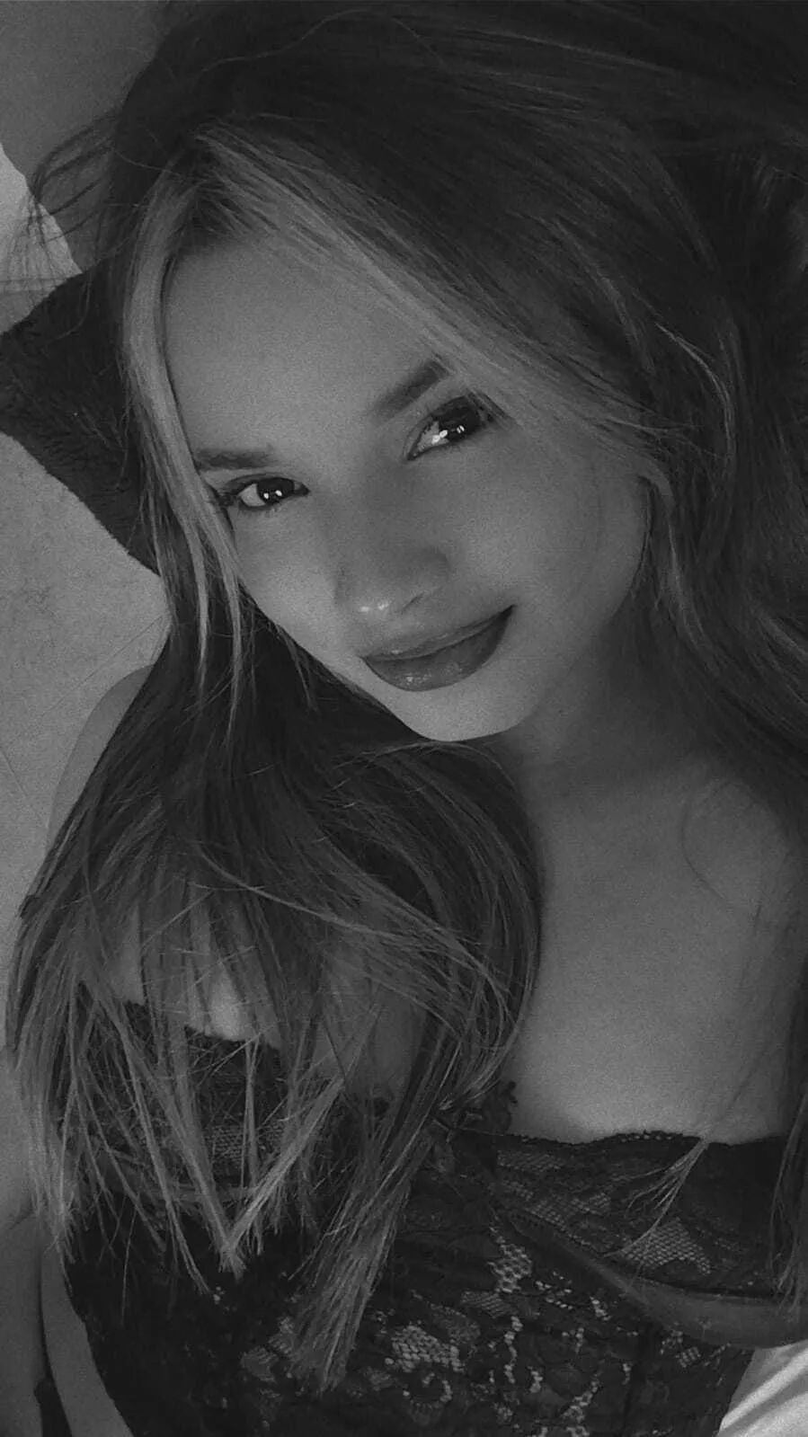 Live sex webcam photo for kateZoe #7871835