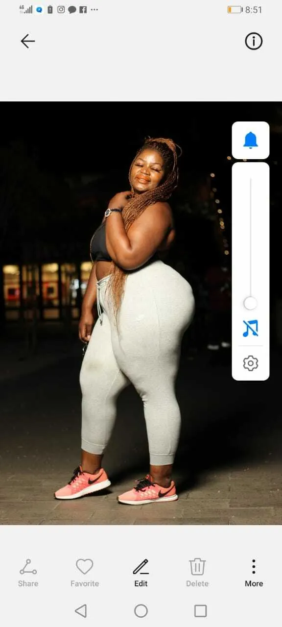 Live sex webcam photo for RoyalMassiveAss #7139417