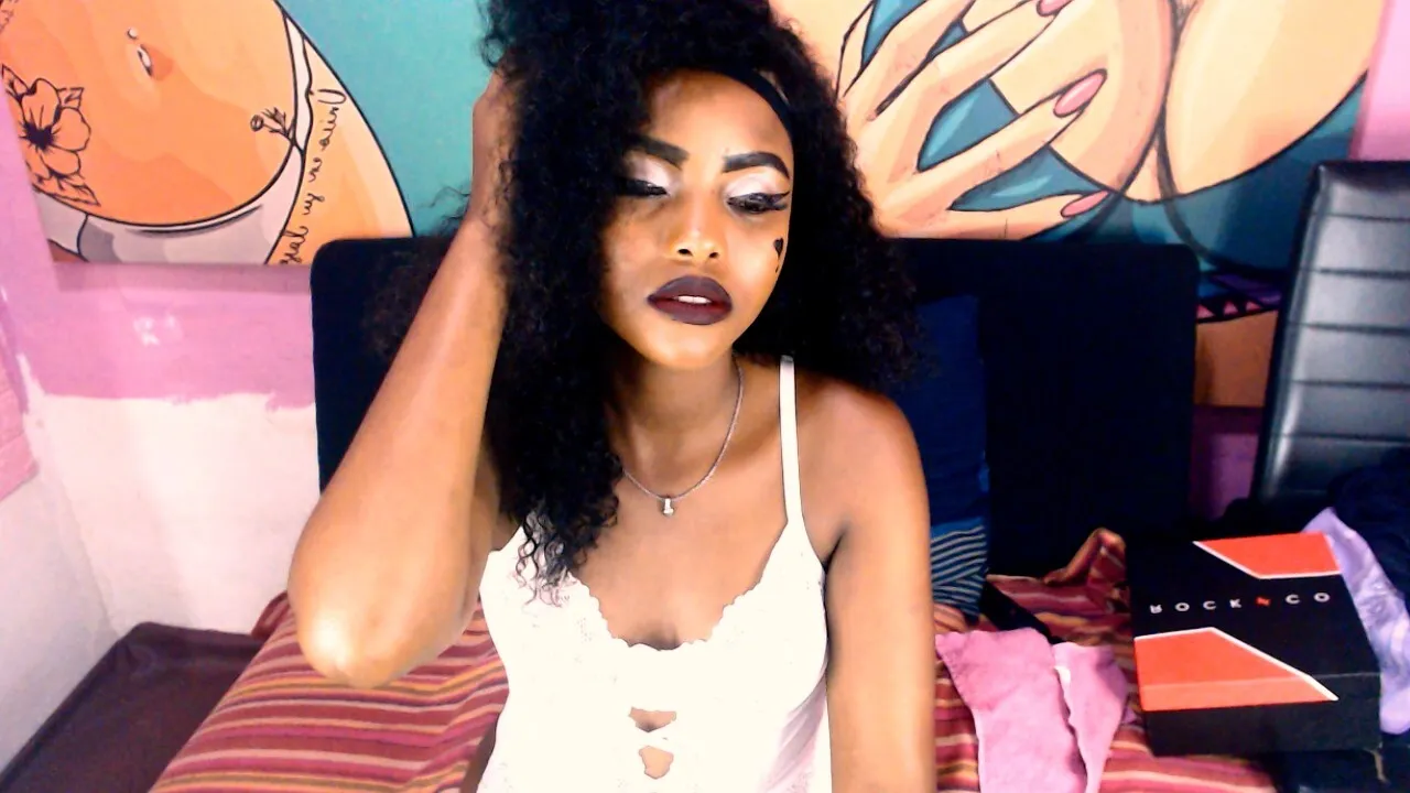 Live sex webcam photo for Eroticdesirexx #7783569