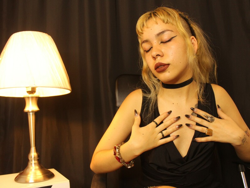 Live sex webcam photo for ALICIAALBERTI #5307542