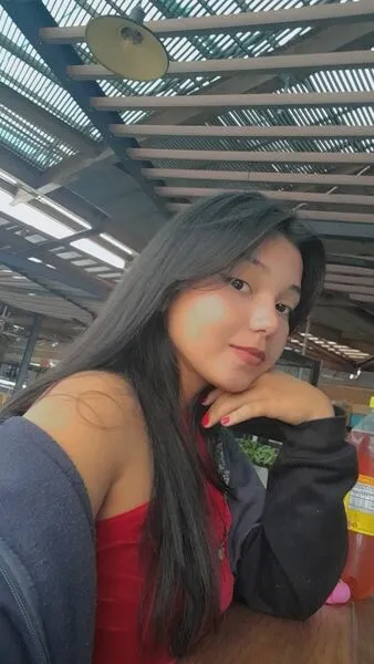 Live sex webcam photo for ZoeLovee18 #5353072