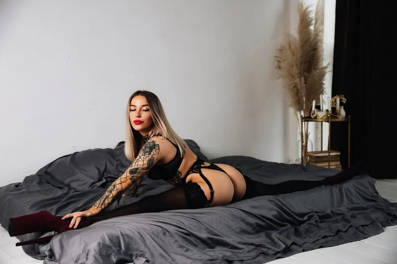 Live sex webcam photo for SexyLeylas #5346083