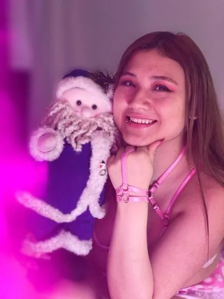 Live sex webcam photo for MiaHarveyy #5869458