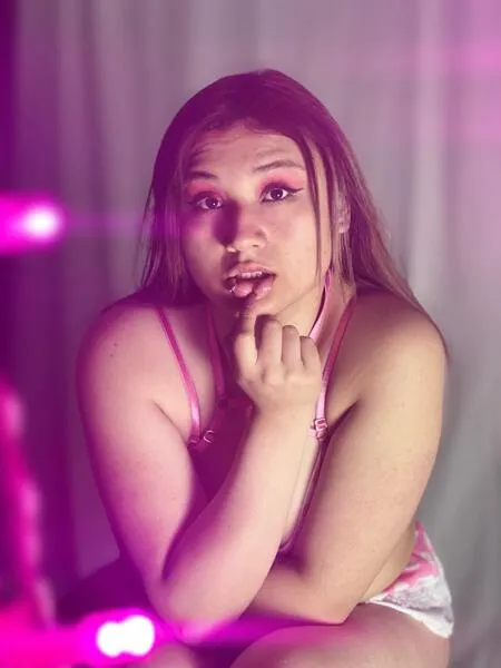 Live sex webcam photo for MiaHarveyy #5898078