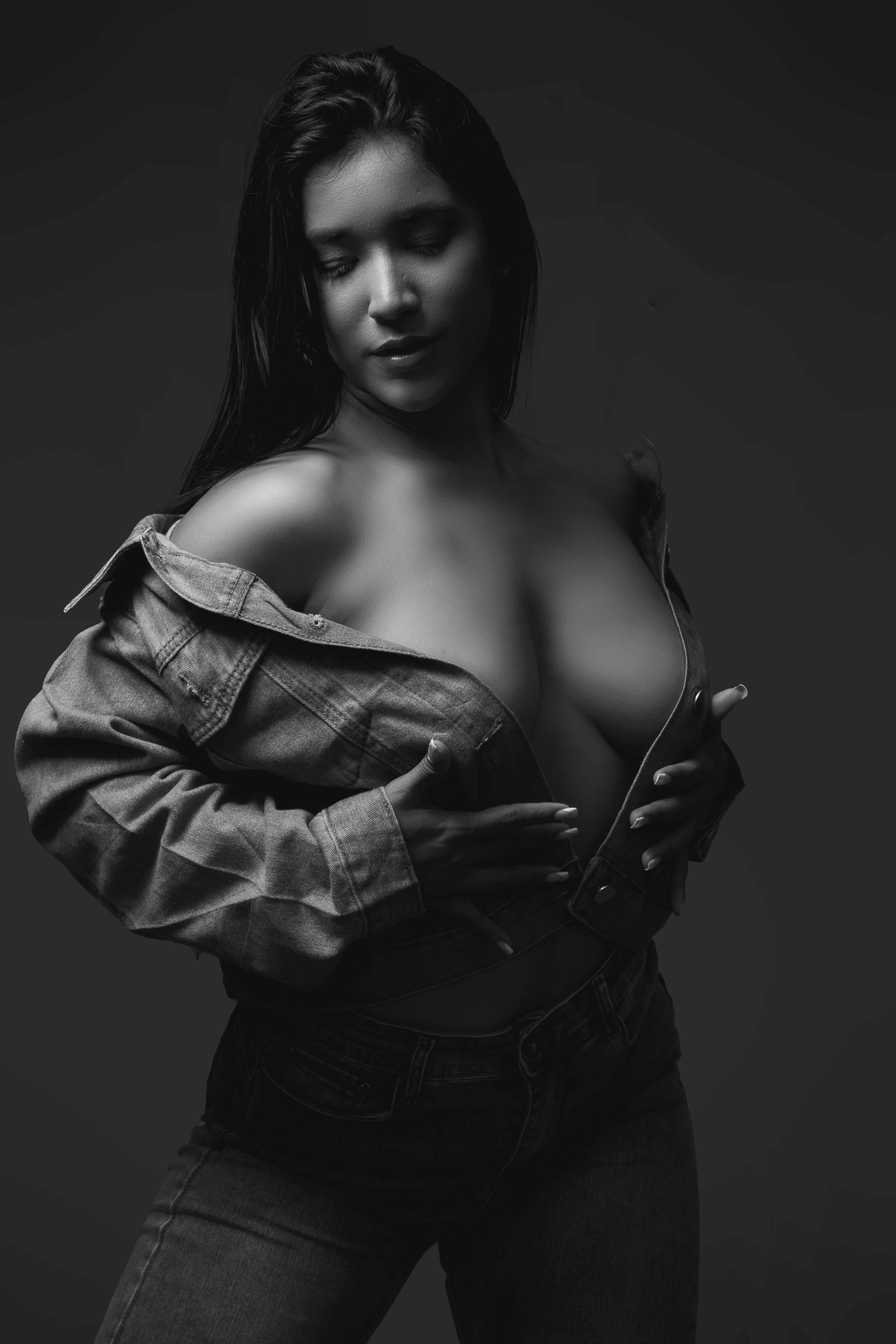 Live sex webcam photo for NaishaRoussel #7410255