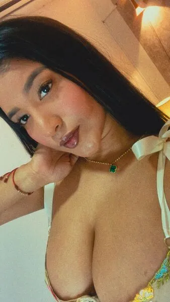 Live sex webcam photo for NaishaRoussel #7410324