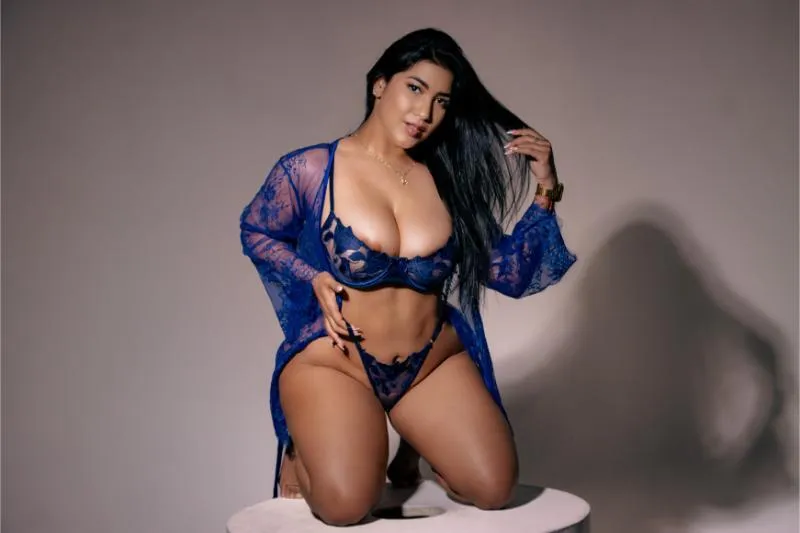 Live sex webcam photo for NaishaRoussel #7410338