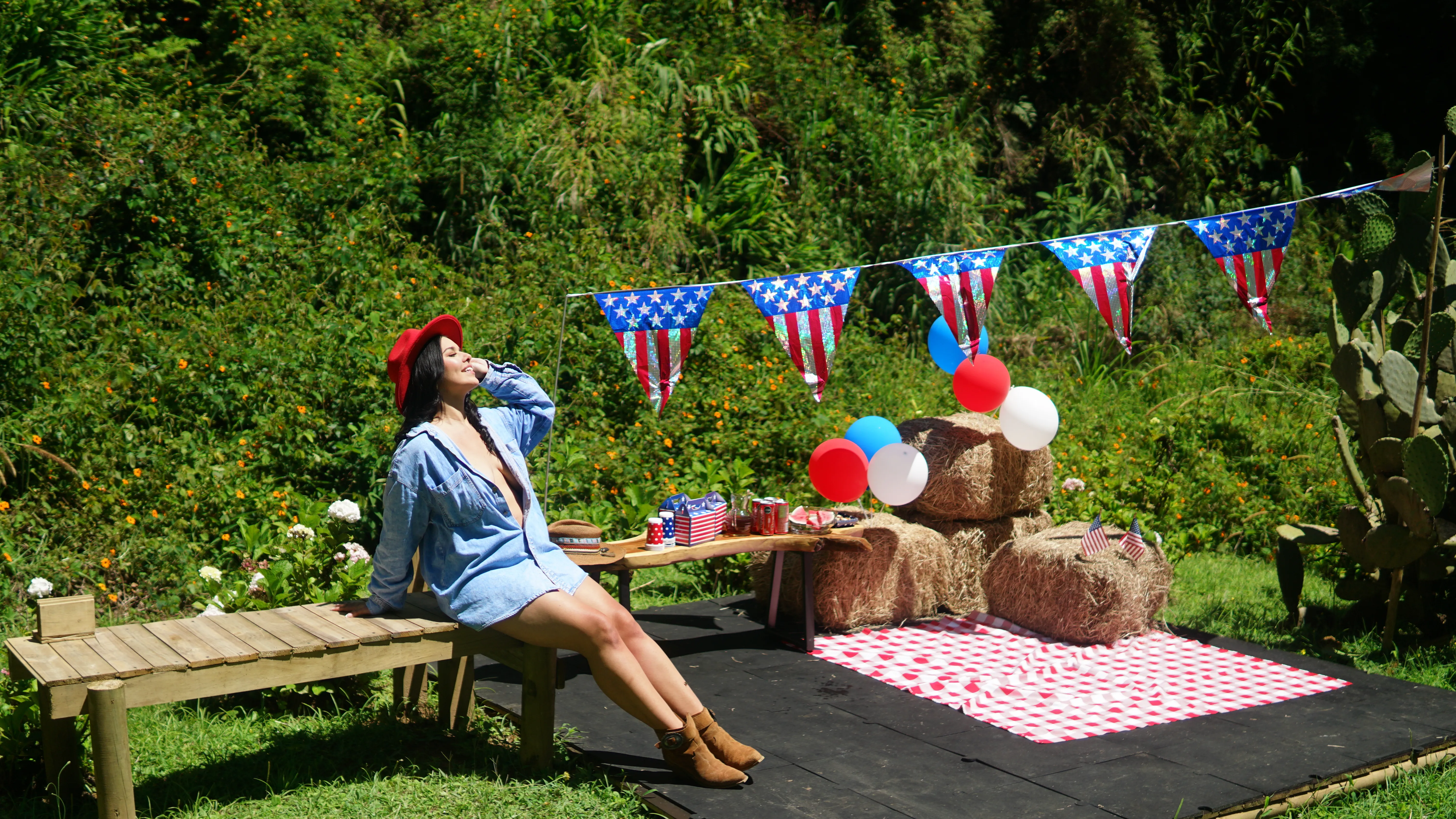 Live sex webcam photo for EmmilyKhan #7429050