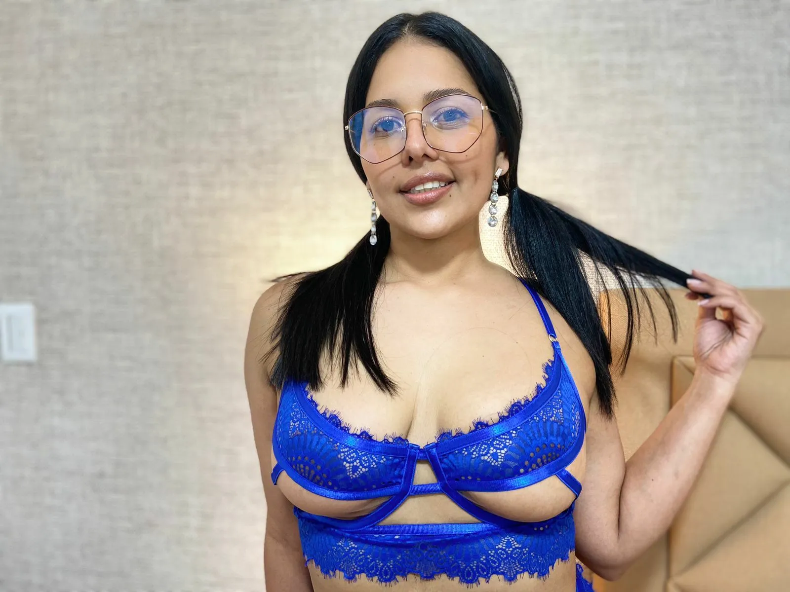 Live sex webcam photo for EmmilyKhan #7428900