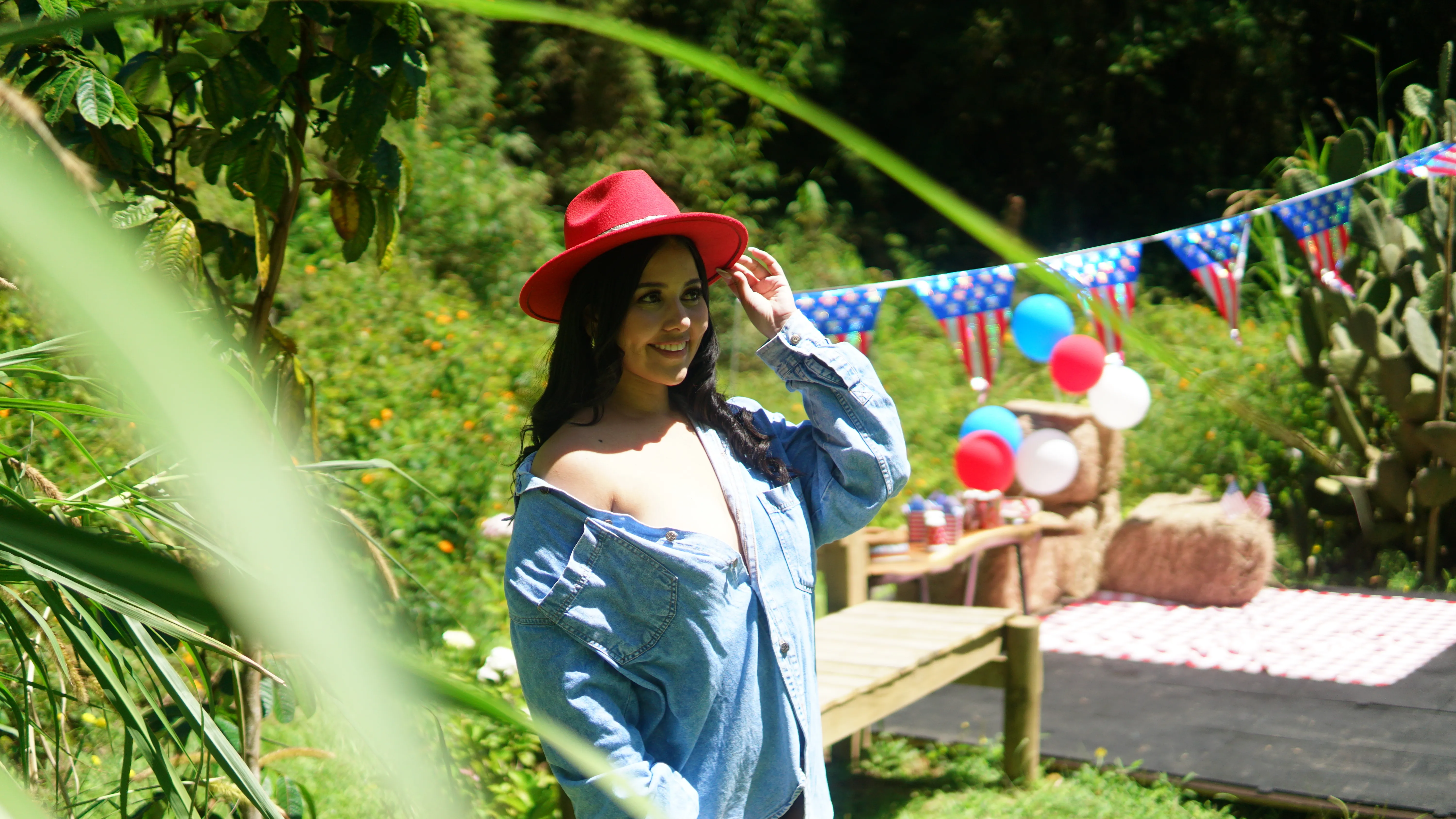 Live sex webcam photo for EmmilyKhan #7429049