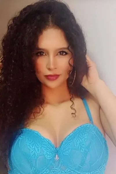 Live sex webcam photo for ArianaBenz #5321869