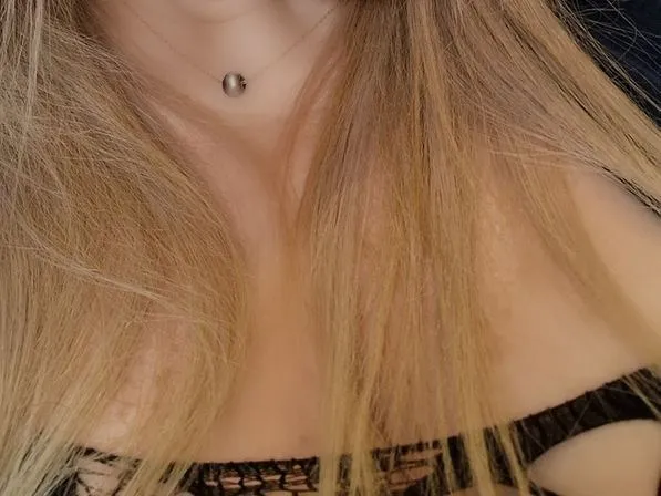 Live sex webcam photo for EasternPromiseX #5654246