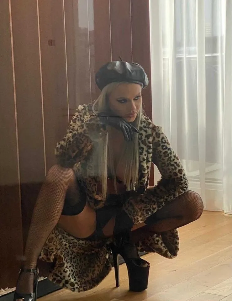 Live sex webcam photo for AstridStorm #8548737