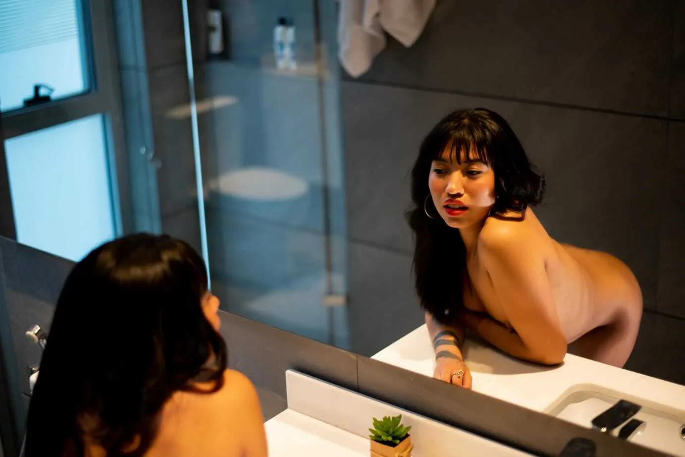 Live sex webcam photo for LucyGarciia #8415289