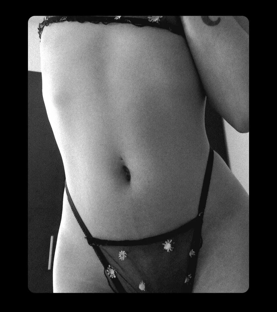 Live sex webcam photo for LucyGarciia #8415327
