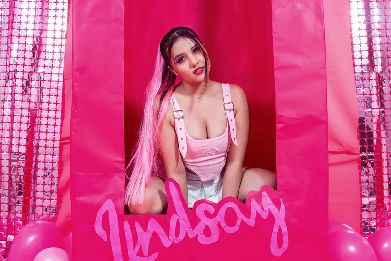Live sex webcam photo for LindsayOwenXX #5349235