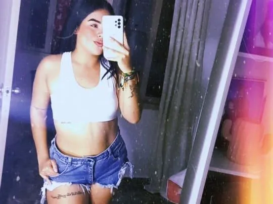 Live sex webcam photo for ELLYNSWEET #5354395