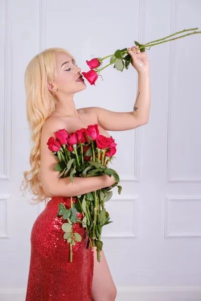 Live sex webcam photo for AbbyBlake19 #6303309