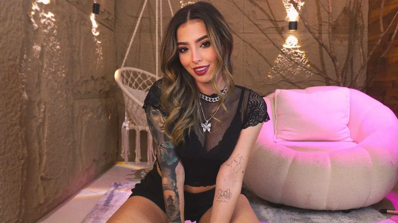 Live sex webcam photo for EmaMalkova #7798036