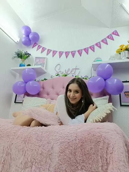 Live sex webcam photo for Valeriarodriiguez77 #6104318