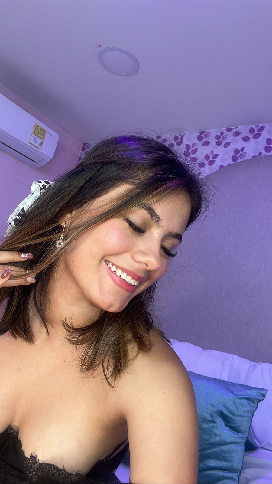 Live sex webcam photo for SusyLuv #7391442