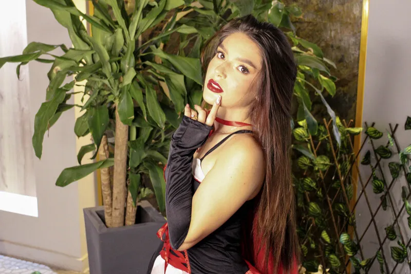 Live sex webcam photo for Estreeella19 #6128355
