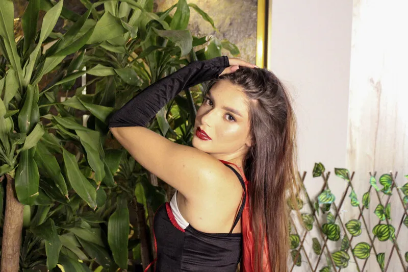 Live sex webcam photo for Estreeella19 #6128349