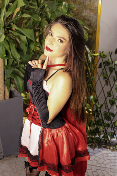 Live sex webcam photo for Estreeella19 #6128363