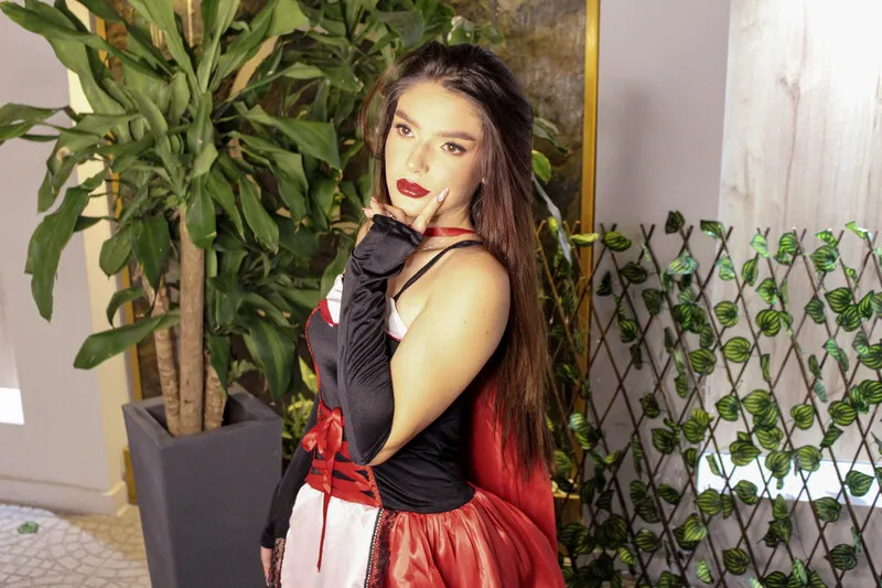 Live sex webcam photo for Estreeella19 #6128353
